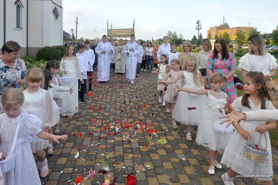 49 Procesja eucharystyczna.jpg